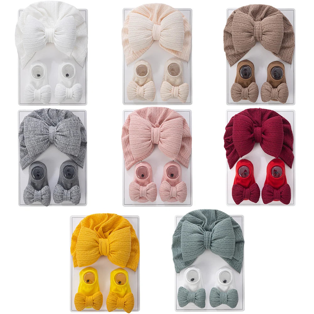 Baby Hat & Socks Gift Set – 3-Piece Bow Beanie & Non-Slip Socks (0–12M)