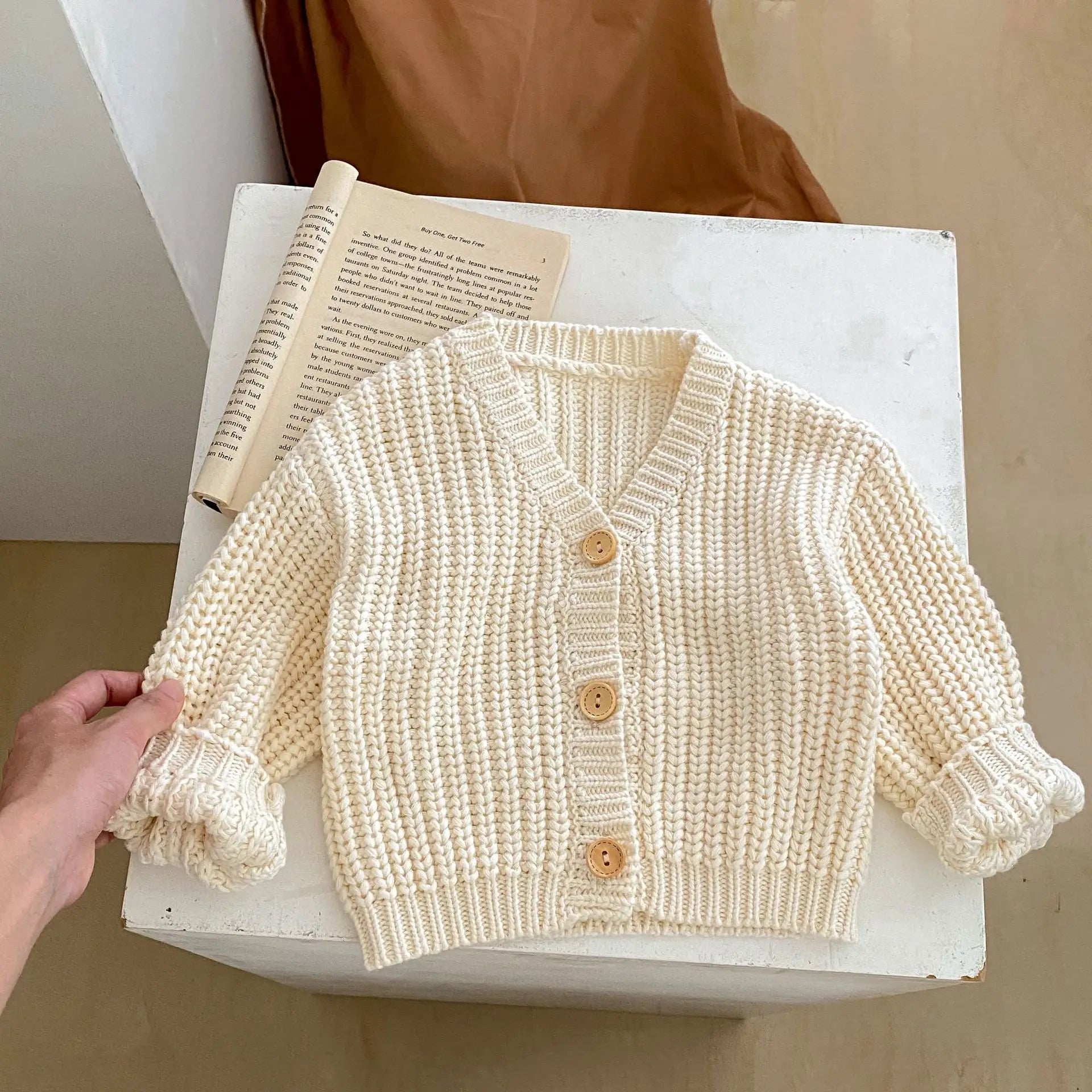Autumn Baby Girl Infant Bead Coarse Needle V-neck Needle Coat Newborn Long Sleeve Cardigan