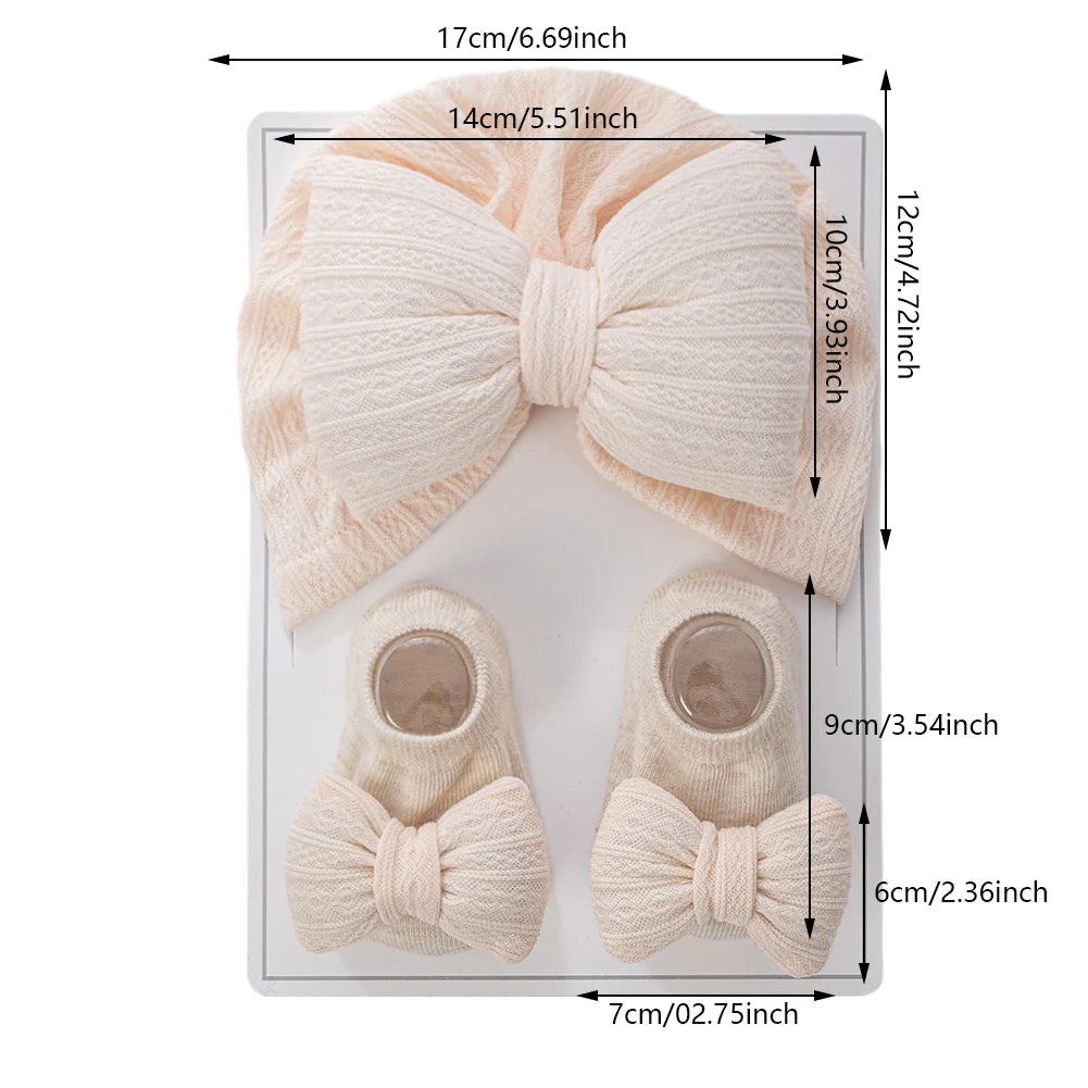 Baby Hat & Socks Gift Set – 3-Piece Bow Beanie & Non-Slip Socks (0–12M)
